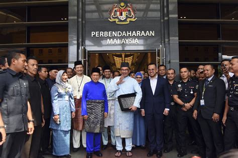 Malaysia Parliament votes to scrap mandatory death sentences